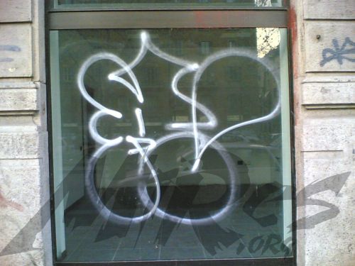 RENO: R VETRINA